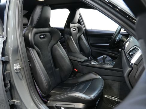 Used 2018 BMW M3 image 34