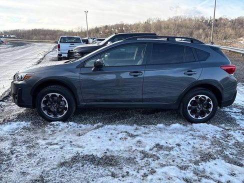 Used 2023 Subaru Crosstrek 2.0i Premium image 2