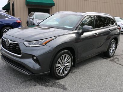 Used 2024 Toyota Highlander Platinum