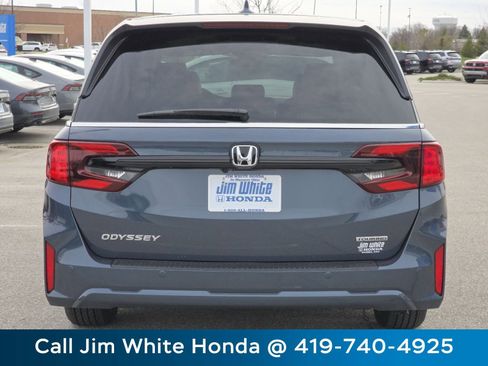 New 2026 Honda Odyssey Touring image 16