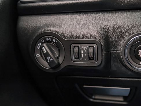 Used 2018 Maserati Ghibli S image 39