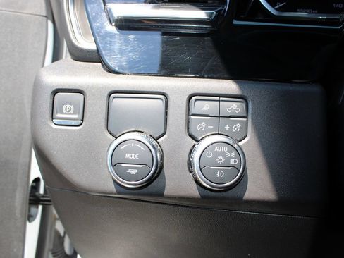 Used 2024 GMC Sierra 1500 SLT RWD image 12