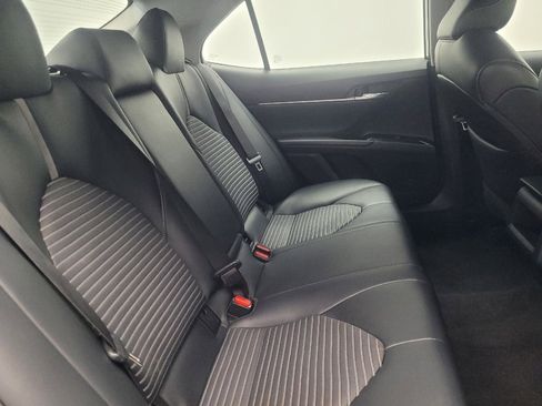 Used 2019 Toyota Camry SE image 19