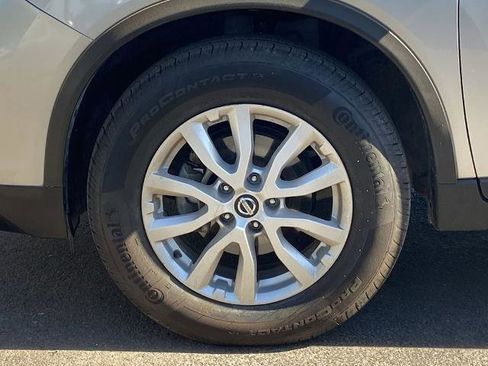 Used 2018 Nissan Rogue SV image 28