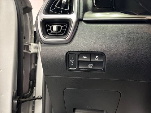 Used 2023 Kia Sorento EX AWD/4WD image 11