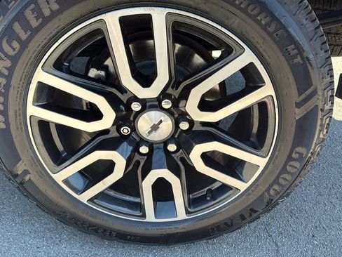 Used 2017 Chevrolet Silverado 1500 LT w/ All Star Edition AWD/4WD image 6