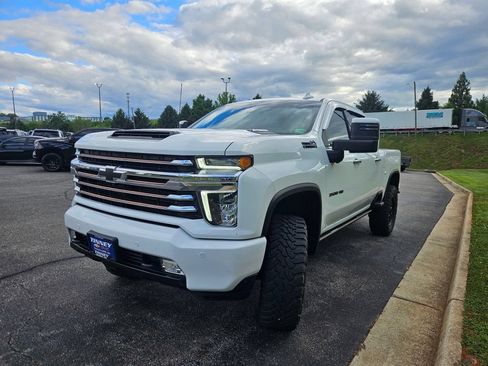 Used 2023 Chevrolet Silverado 3500 High Country w/ Z71 Off-Road Package AWD/4WD image 3