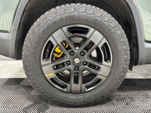 Used 2023 Rivian R1S Adventure image 12