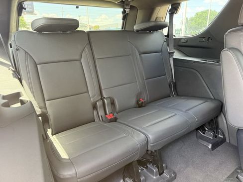 Used 2023 Chevrolet Tahoe Z71 w/ Luxury Package AWD/4WD image 33