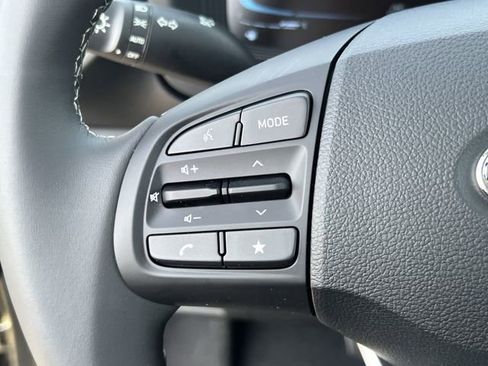 New 2026 Hyundai Venue SEL FWD image 18