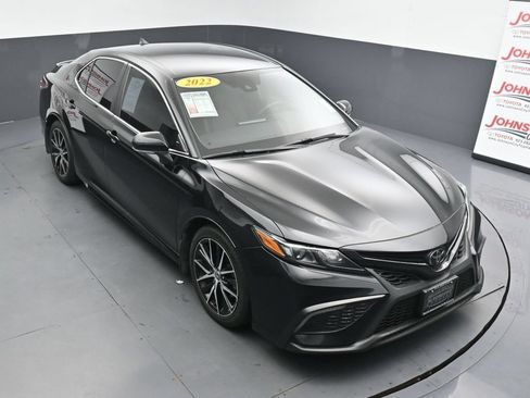 Used 2022 Toyota Camry SE FWD image 25