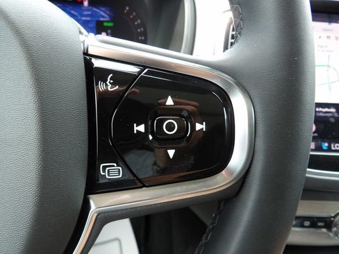 Certified 2024 Volvo XC90 T8 Ultimate AWD/4WD image 20