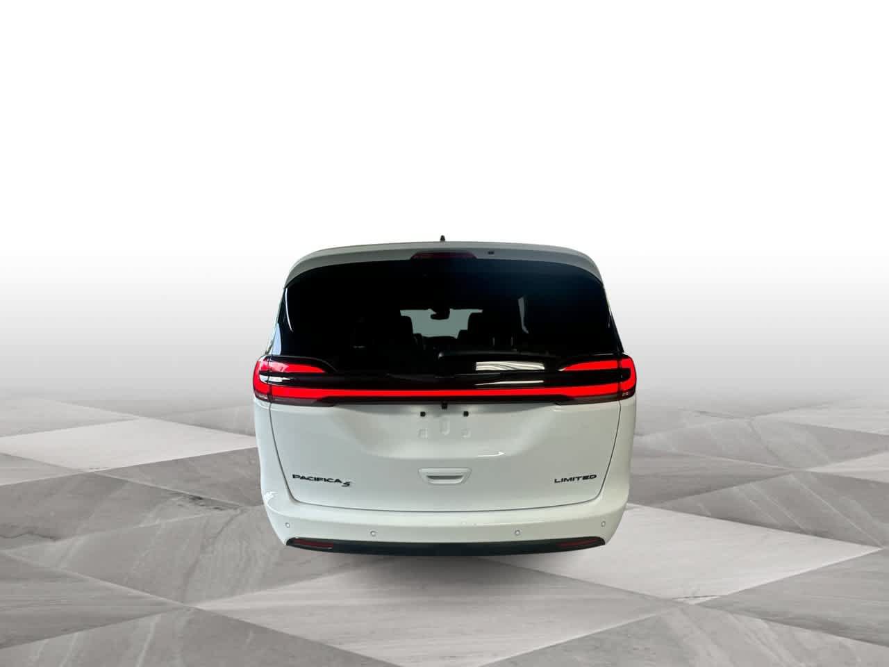 Used 2026 Chrysler Pacifica Limited w/ S Appearance Package FWD image 7