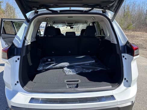 New 2026 Nissan Rogue SV AWD/4WD image 16