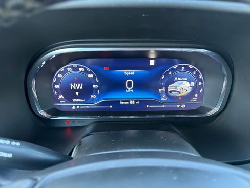 Used 2022 Chevrolet Tahoe Z71 w/ Z71 Off-Road Package image 17