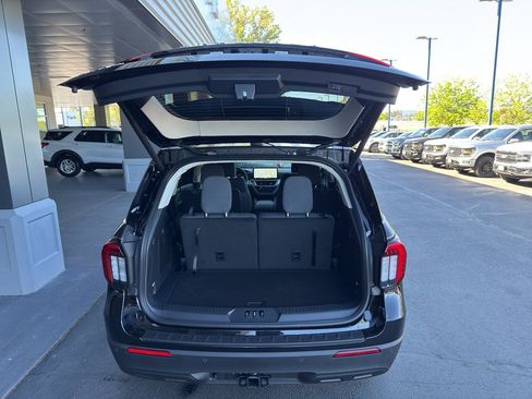New 2026 Ford Explorer Active AWD/4WD image 7
