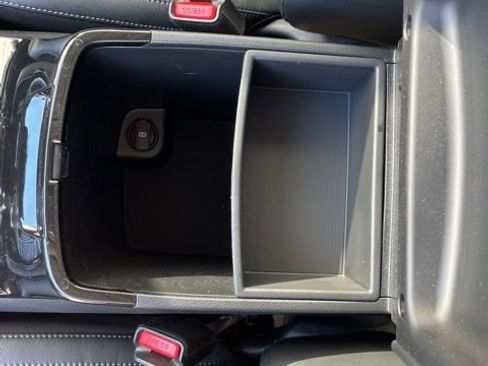 Certified 2024 Kia Telluride EX w/ EX Captain's Chair Package image 12