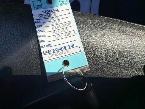 Used 2018 Jeep Renegade Limited w/ UConnect 8.4 Nav Group AWD/4WD image 34