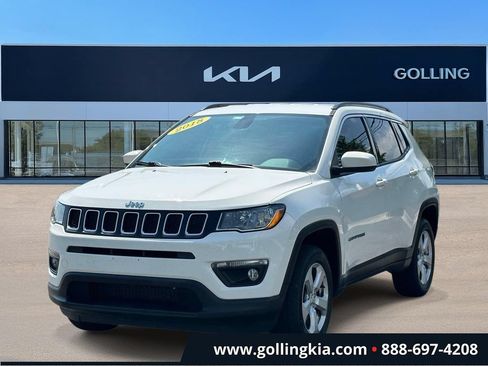 Used 2019 Jeep Compass Latitude w/ Cold Weather Group AWD/4WD image 5