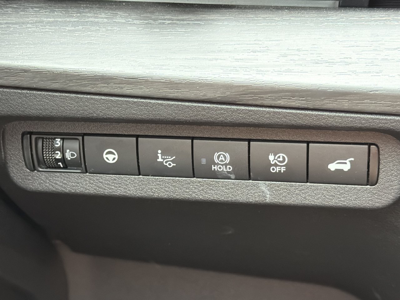 Certified 2023 Nissan Ariya FWD image 13