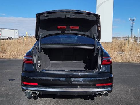 Used 2020 Audi S8 L image 20