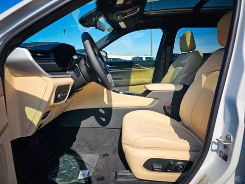 New 2026 Jeep Grand Cherokee L Limited AWD/4WD image 12