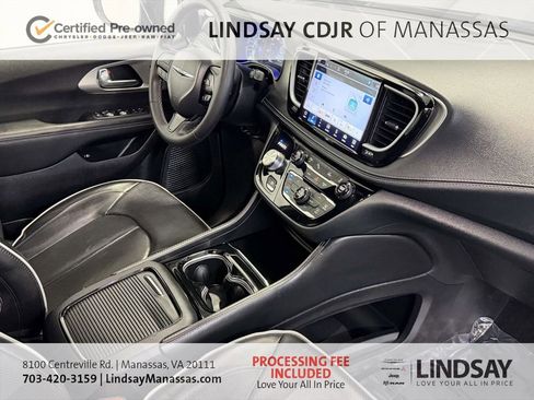 Used 2024 Chrysler Pacifica Premium FWD image 12
