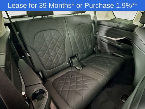 Used 2026 BMW X7 xDrive40i AWD/4WD image 33