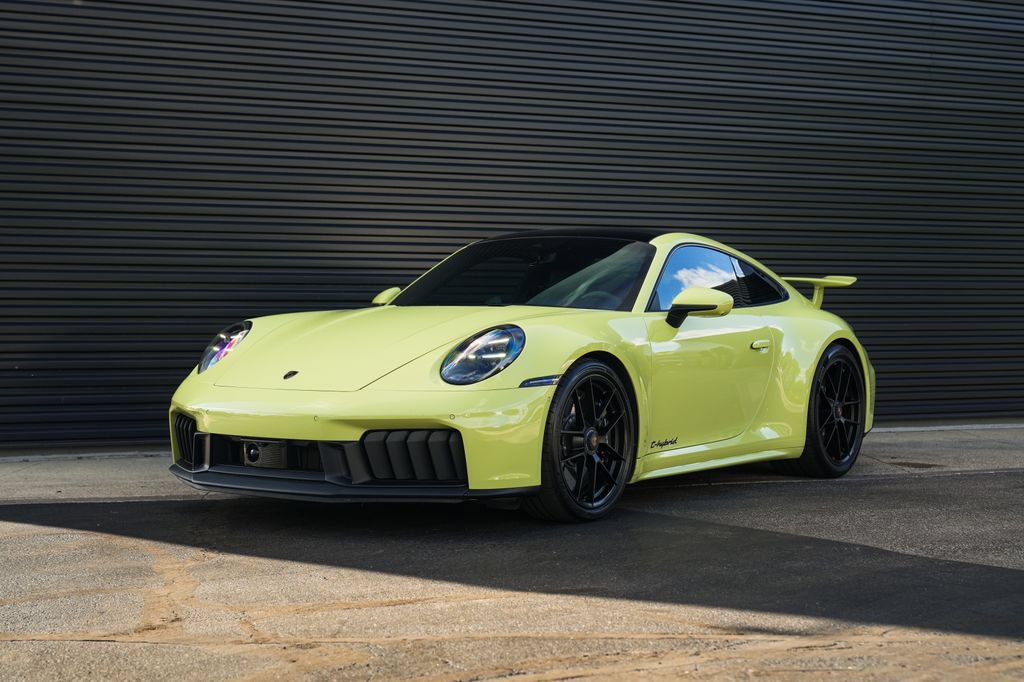 Certified 2025 Porsche 911 Carrera GTS RWD image 1