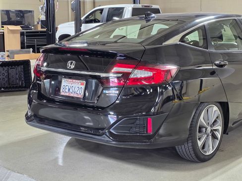 Used 2018 Honda Clarity Touring image 11