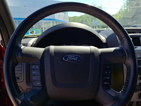 Used 2010 Ford Escape XLT AWD/4WD image 18