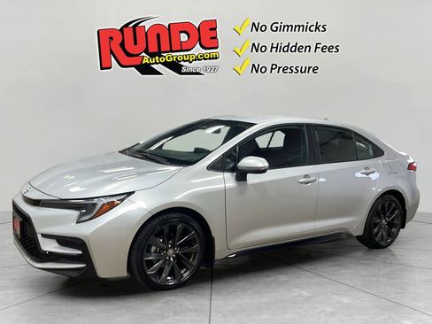 Used 2025 Toyota Corolla SE image 1