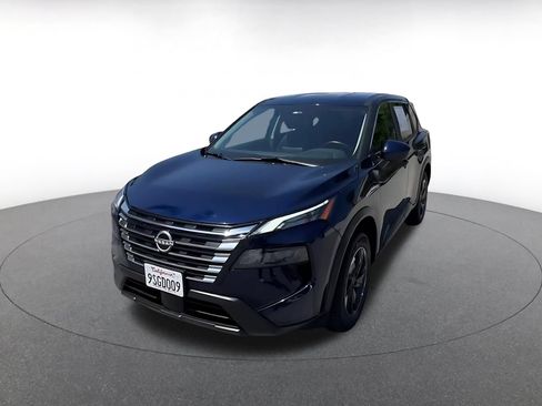 Used 2025 Nissan Rogue SV FWD image 5