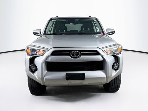 Used 2020 Toyota 4Runner SR5 Premium w/ Moonroof Package AWD/4WD image 3