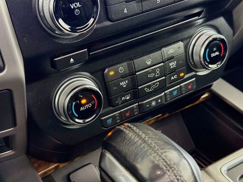 Used 2016 Ford F150 Platinum w/ Equipment Group 701A Luxury image 16