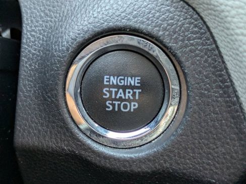 Used 2021 Toyota RAV4 XLE Premium image 34