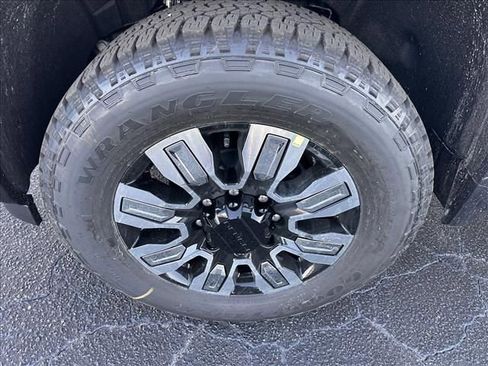 New 2026 GMC Sierra 2500 Denali w/ Denali Reserve Package image 14