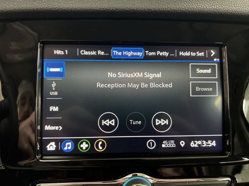 Used 2022 Buick Encore Preferred w/ Safety Package FWD image 13