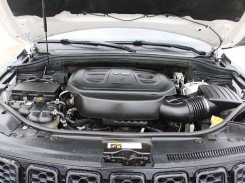Used 2018 Jeep Grand Cherokee Laredo AWD/4WD image 23