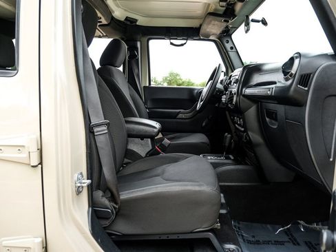 Used 2016 Jeep Wrangler Unlimited Sport AWD/4WD image 31