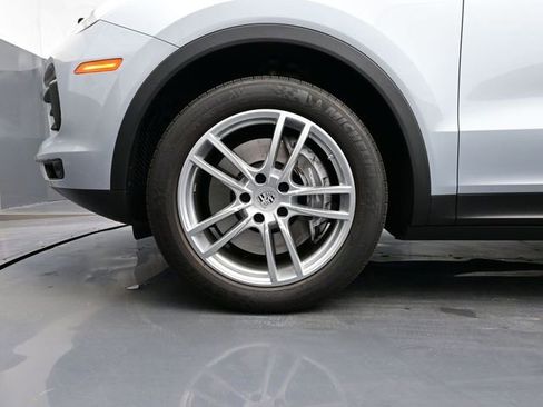 Certified 2023 Porsche Cayenne Coupe AWD/4WD image 6