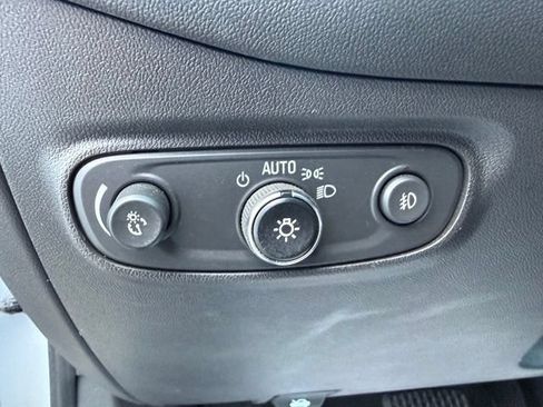 Used 2021 Chevrolet Equinox LT FWD image 25