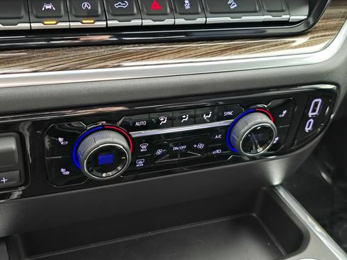 New 2026 Chevrolet Silverado 1500 LT Trail Boss w/ Convenience Package II AWD/4WD image 34