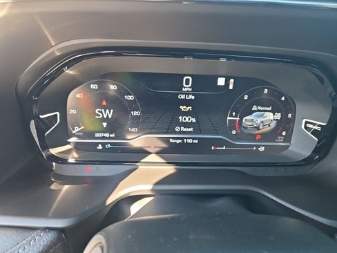 Used 2023 GMC Yukon XL Denali AWD/4WD image 8