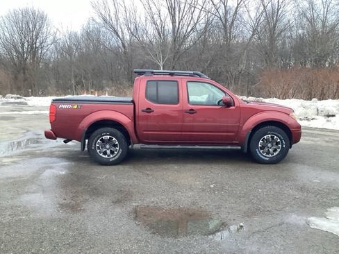 Used 2019 Nissan Frontier PRO-4X image 8