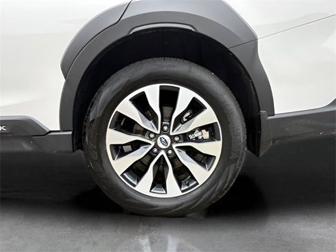 Used 2025 Subaru Outback Limited w/ Popular Package #2 image 9