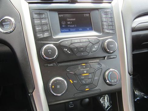 Used 2018 Ford Fusion SE FWD image 20