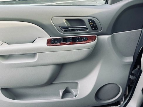 Used 2014 Chevrolet Tahoe LTZ image 25