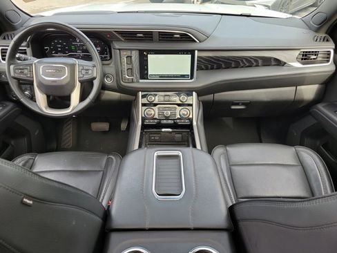 Used 2024 GMC Yukon XL Denali image 14