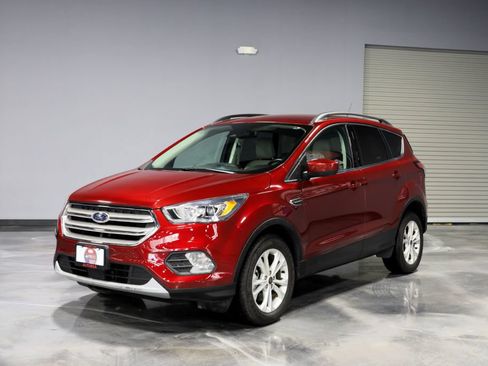 Used 2018 Ford Escape SEL w/ Ford Safe & Smart Package AWD/4WD image 3